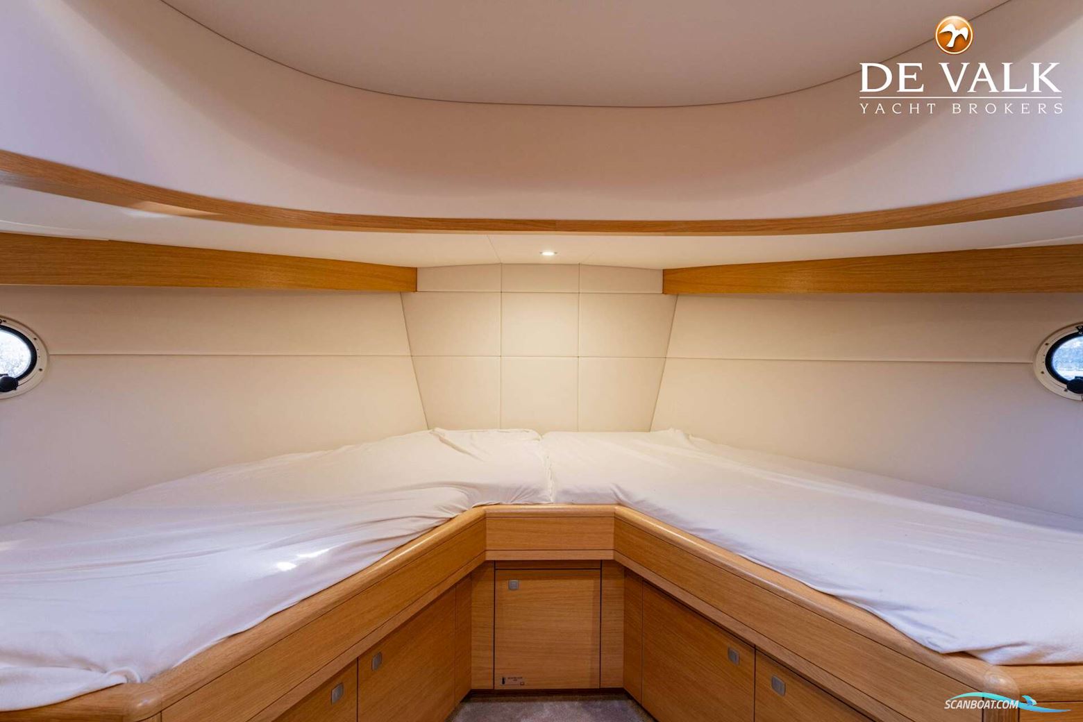 Steeler Explorer 50 Pilothouse