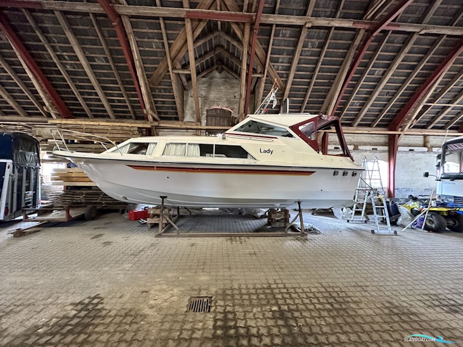 Sterling Sabra 28 Motorboat 1977, with Volvo Penta
 engine, Denmark