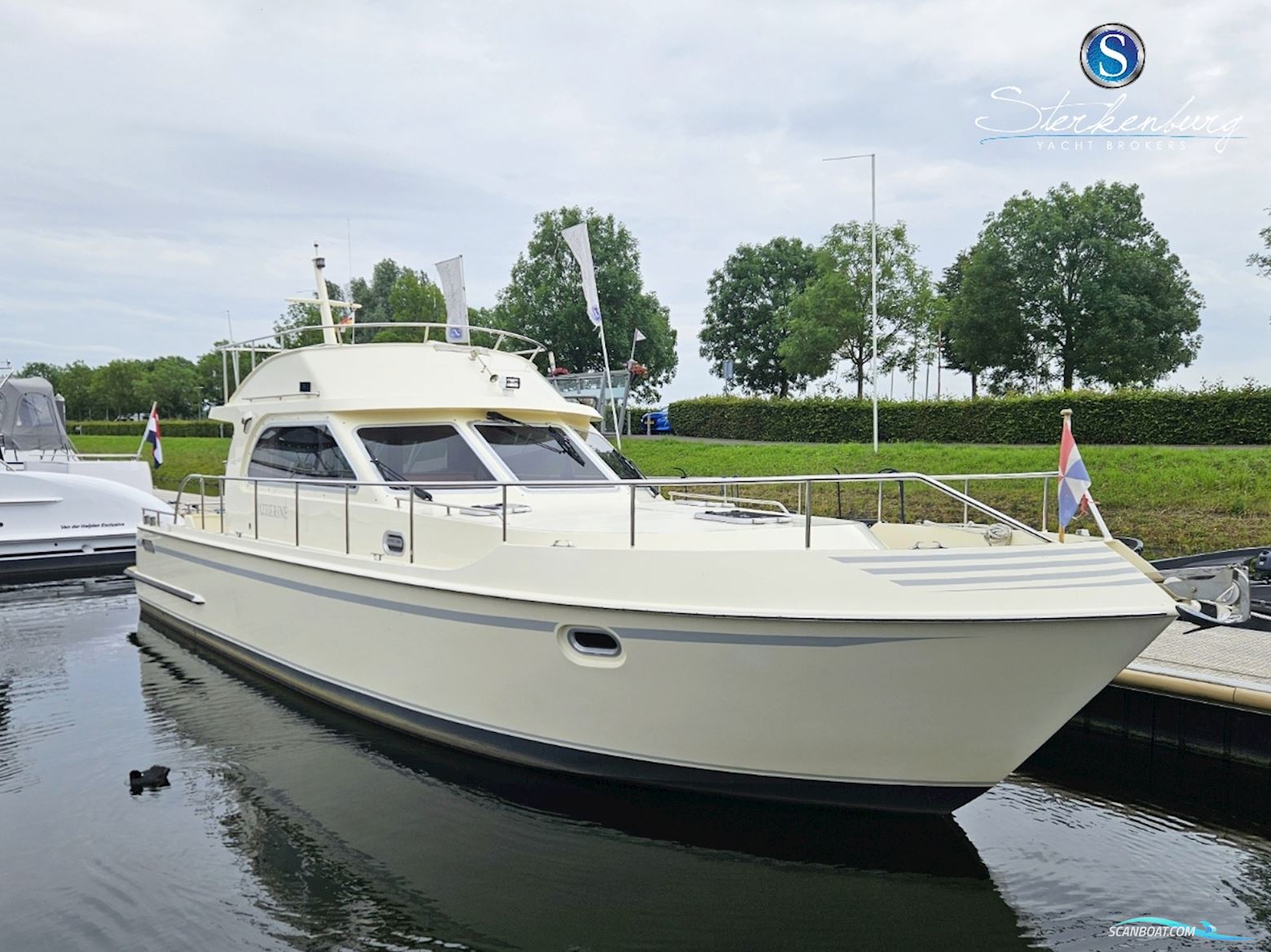 Stevens Nautical Easy 41/43 Fly Motorboat 2012, with 1 engine, The Netherlands