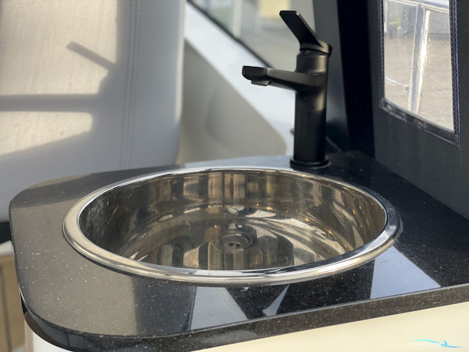 Stillo 30 Bijna als nieuw, luxe uitgerust en direct vaarklaa