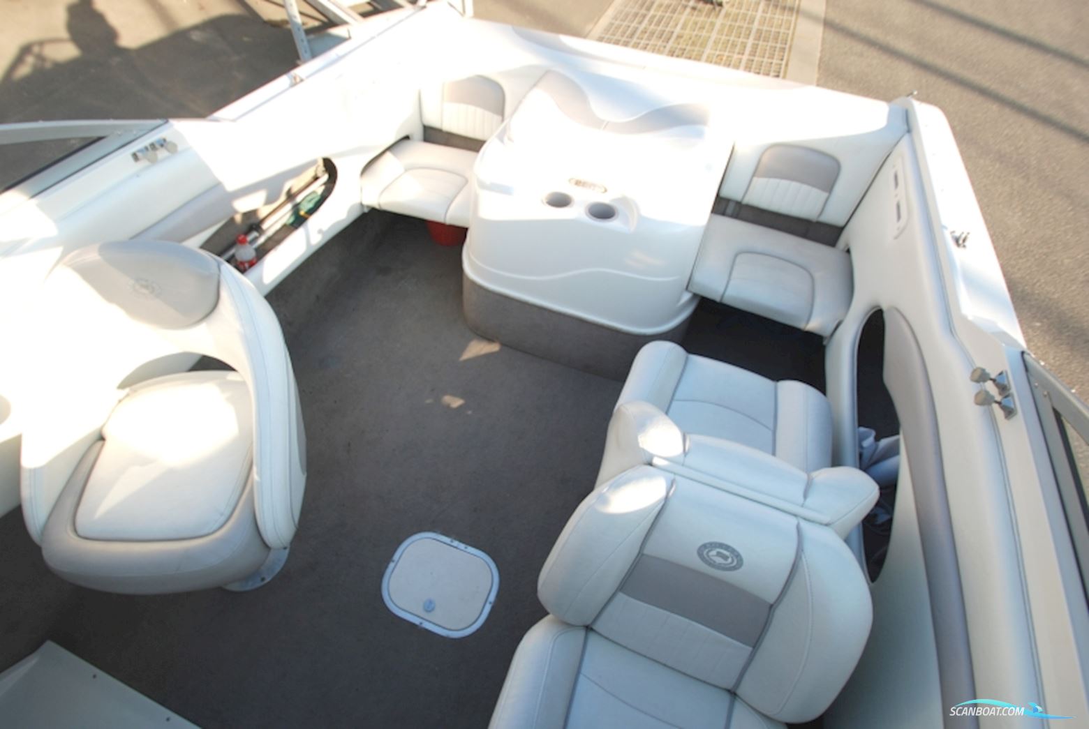 Stingray 220 CS Daycruiser