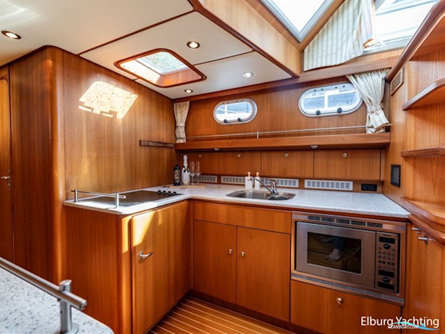 Sturier 480 AC - Vast Stuurhuis - Stabilizers 