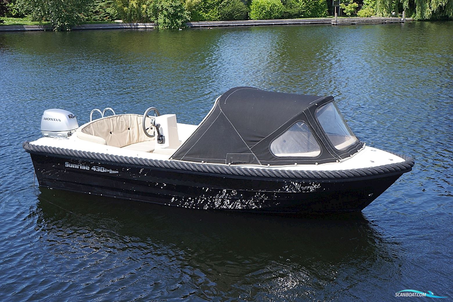 Sunrise 430 Black Edition Motorboat 2009, with Honda engine, The Netherlands