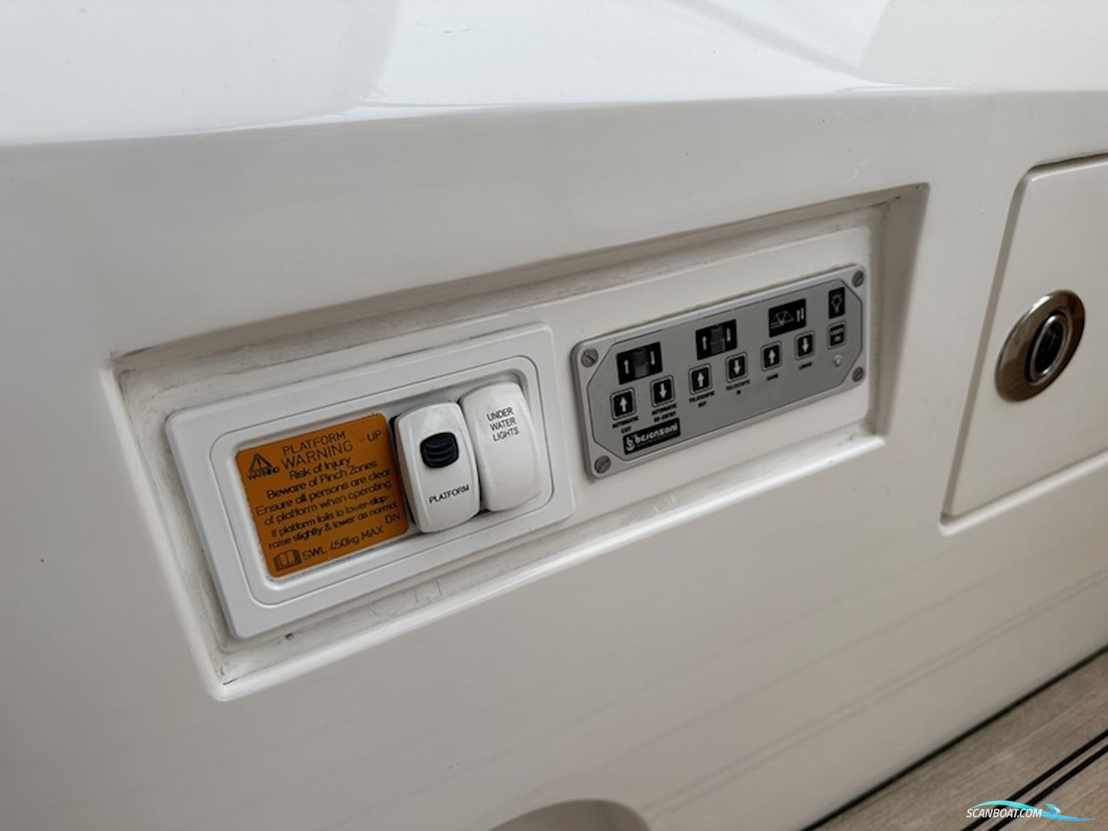 Sunseeker - Manhattan 53