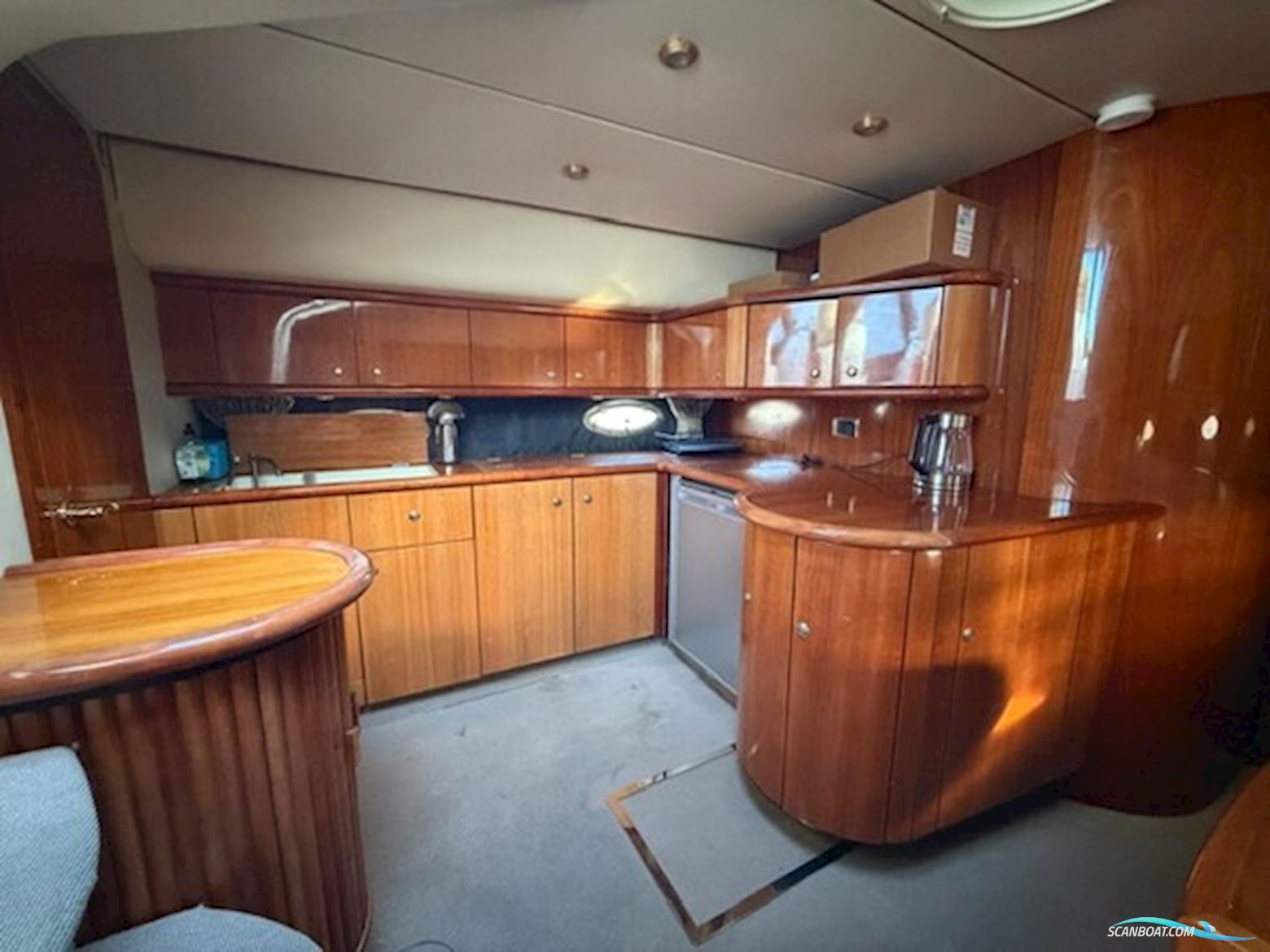 Sunseeker Camargue 44 – 2000 – 2 x Caterpillar 435 HK – Eksklusiv Sportscruiser Med Omfattende Opgraderinger