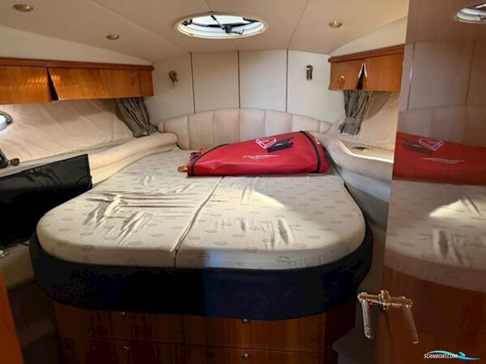 Sunseeker Camargue 44 – 2000 – 2 x Caterpillar 435 HK – Eksklusiv Sportscruiser Med Omfattende Opgraderinger