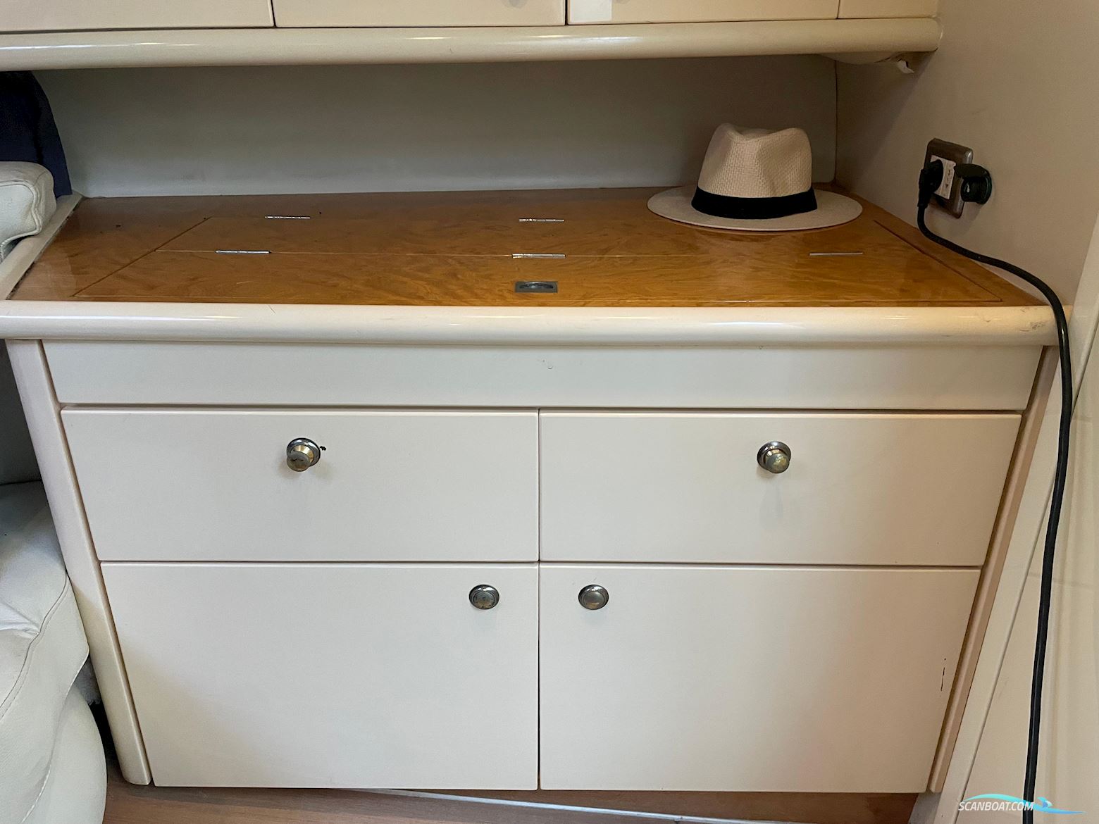 Sunseeker Comanche 40