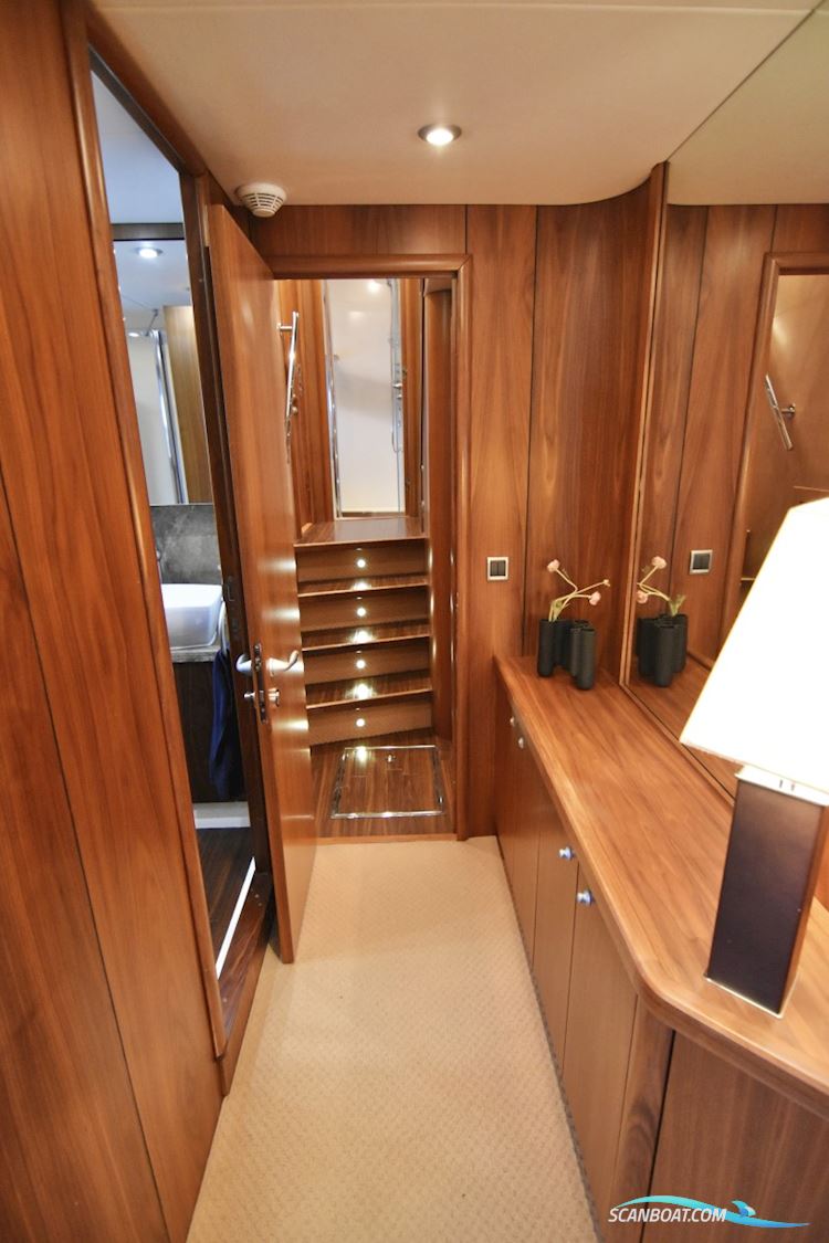 Sunseeker manhattan 70