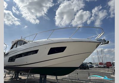 Sunseeker Portofino 40 Motorboat 2013, with Volvo Penta engine, United Kingdom