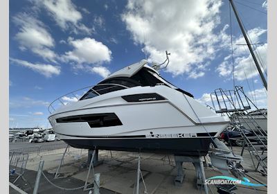 Sunseeker Portofino 40 Motorboat 2013, with Volvo Penta engine, United Kingdom