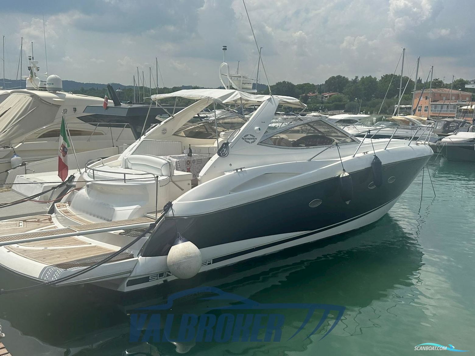 Sunseeker Portofino 46 Motorboat 2004, with Volvo Penta Tamd 75 engine, Italy