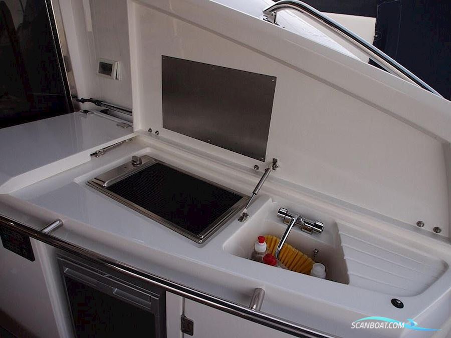 Sunseeker Predator 62