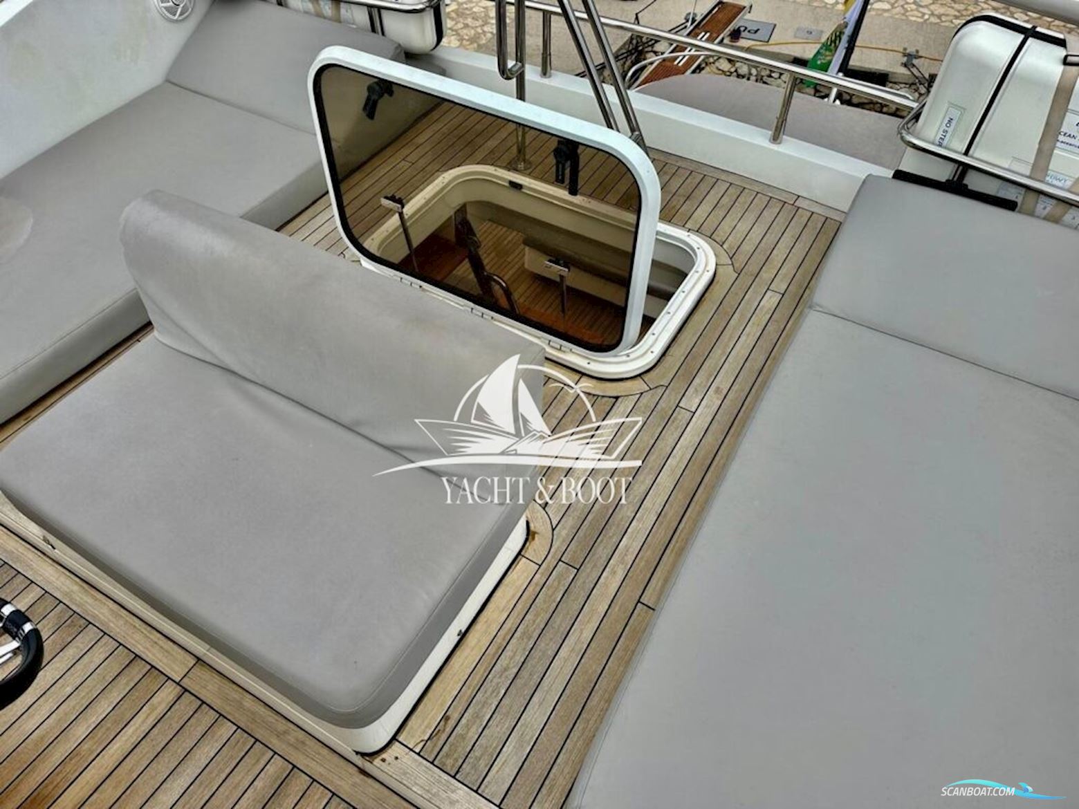 Sunseeker Predator 74 Sports Fly