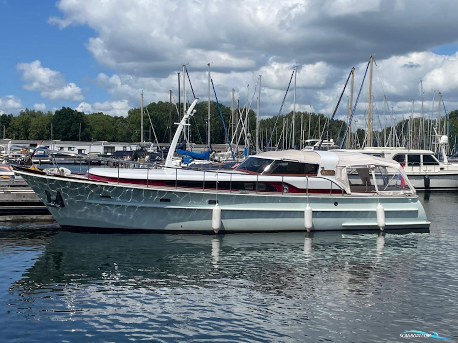 Super Van Craft 13.20 River