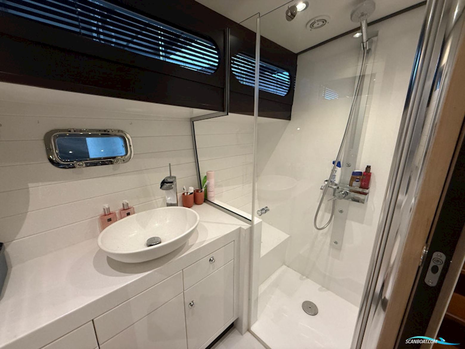 Super Van Craft 13.20 River