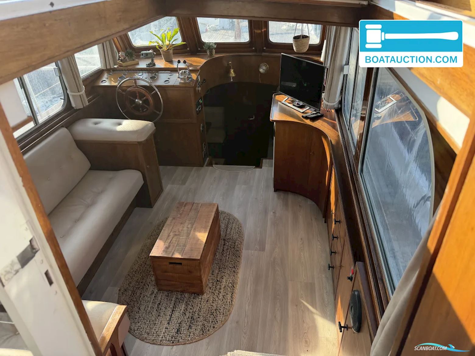 Super Van Craft 13.50