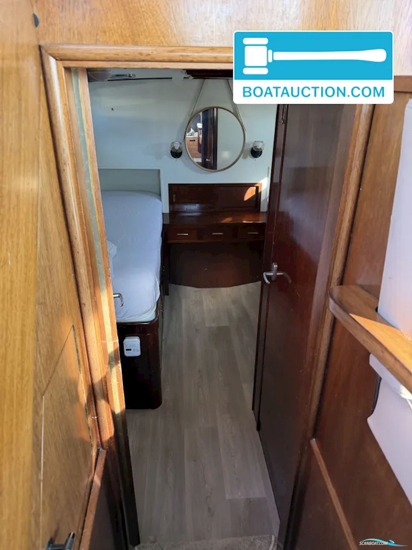 Super Van Craft 13.50