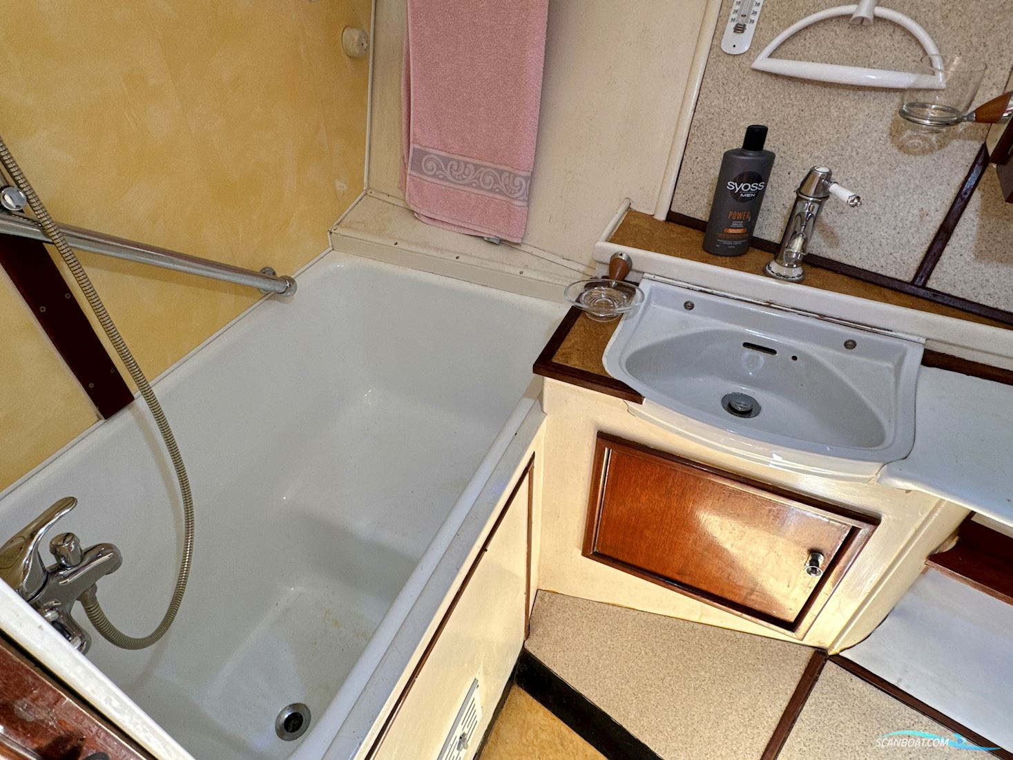 Super Van Craft 13.80