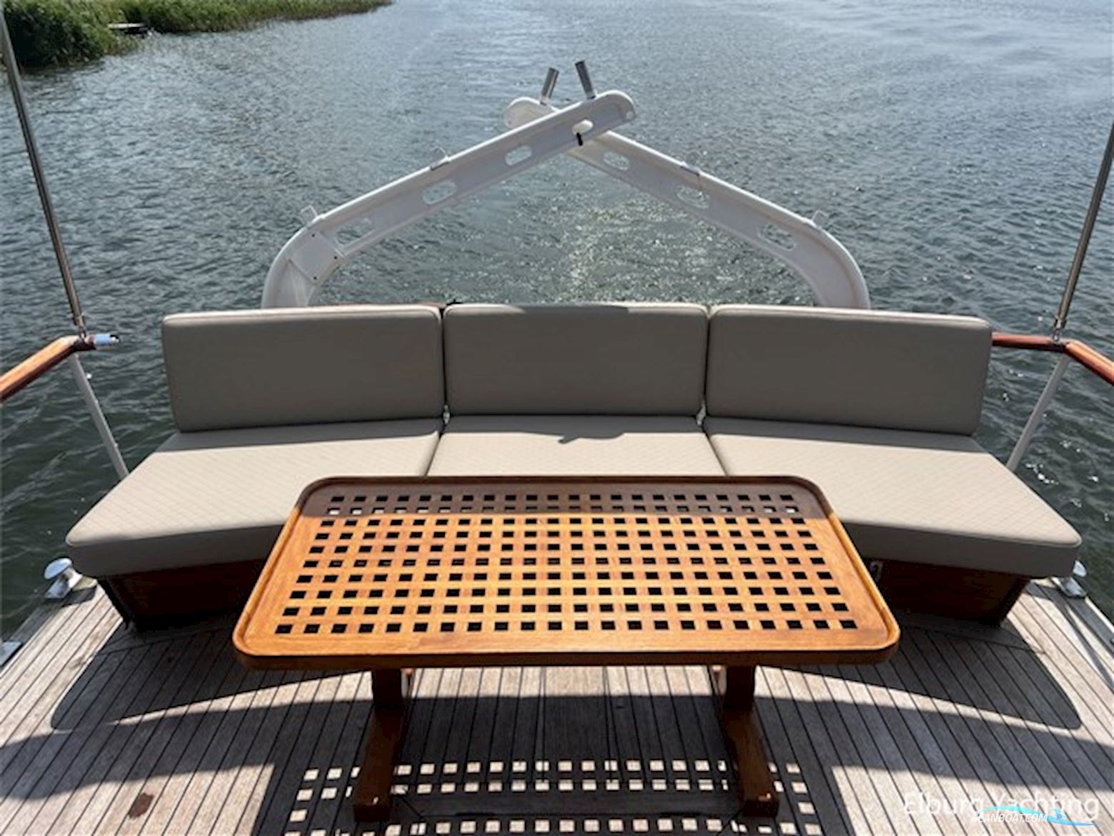 Super Van Craft 13.80