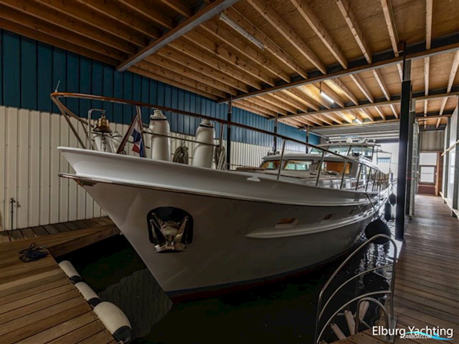 Super Van Craft 18.60 - Vast Stuurhuis