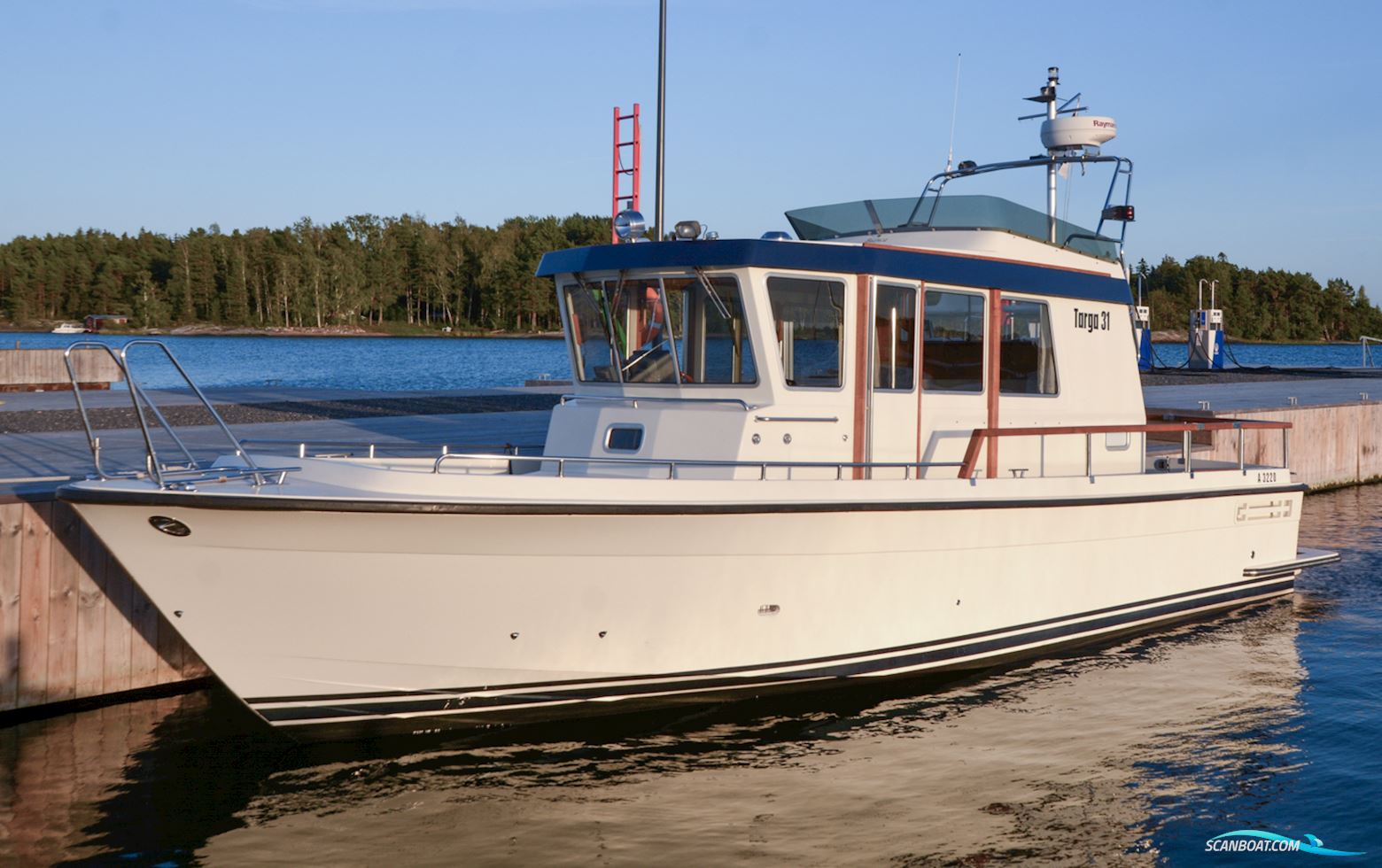 Targa 31 Mk II Motorboat 2005, with 2 x Volvo Penta Kad 300, 570 hp engine, Finland