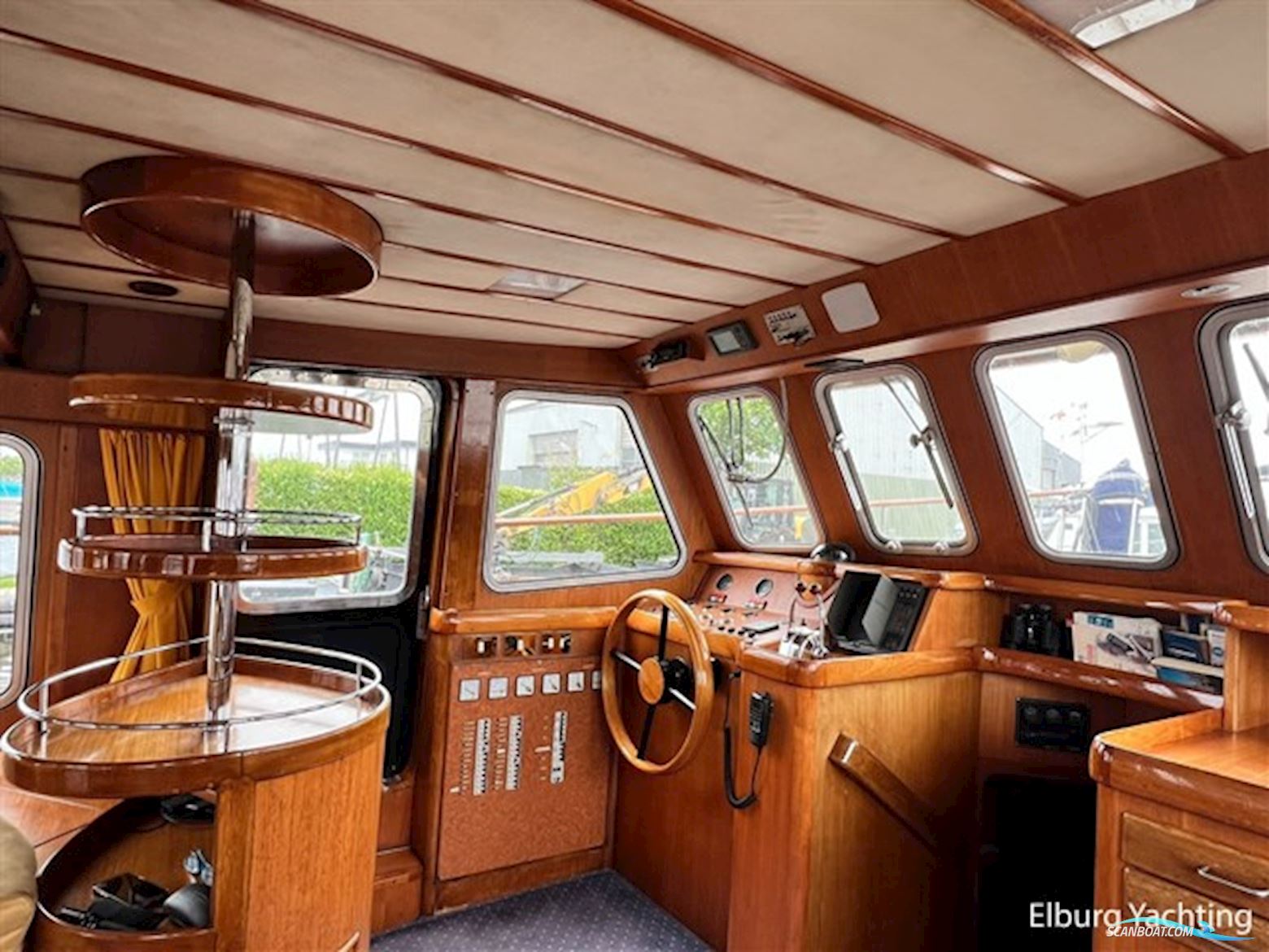 Tayana Trawler  - Pieter Beeldsnijder