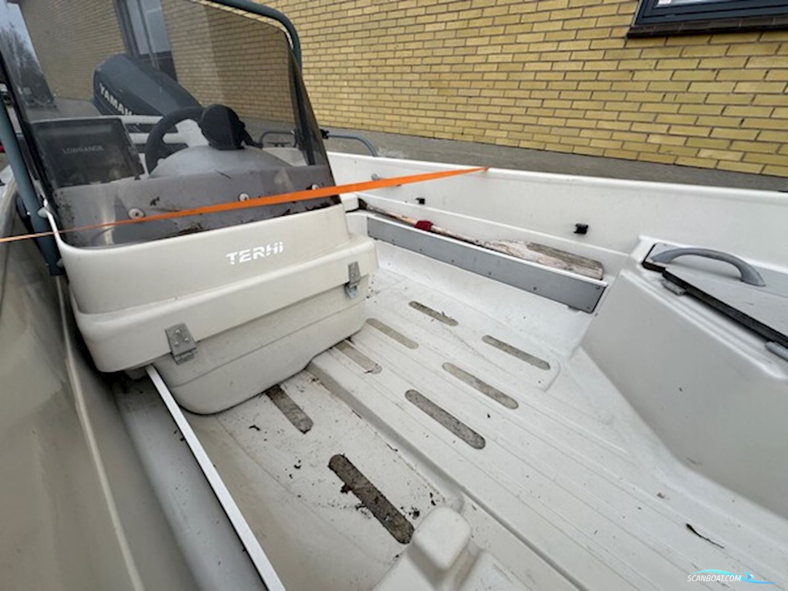 Terhi 6020 (2002) Med Yamaha 25 HK (2001) + Trailer & Udstyr – Nyserviceret – 45.000 kr