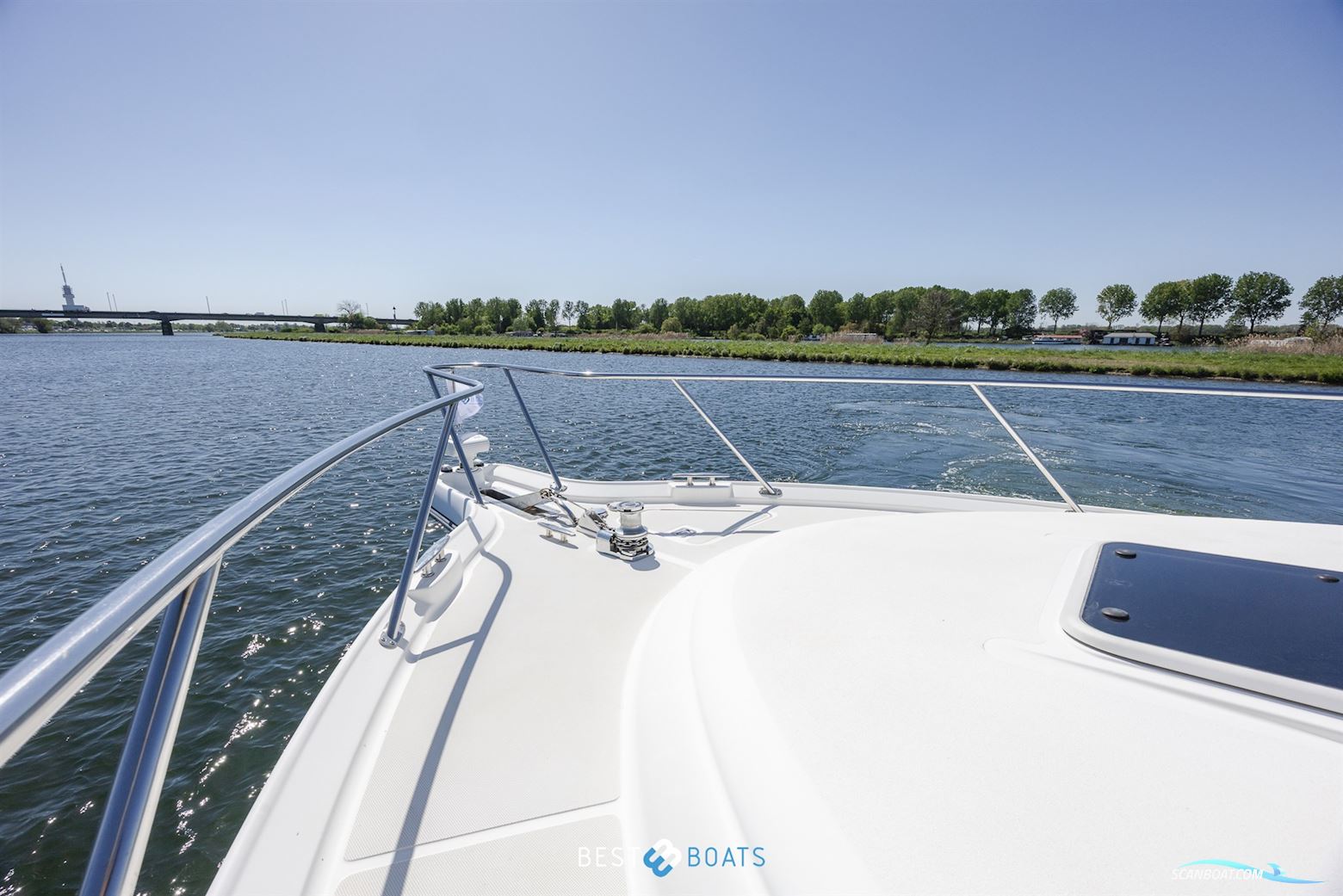 Tiara Yachts 4300 Sovran
