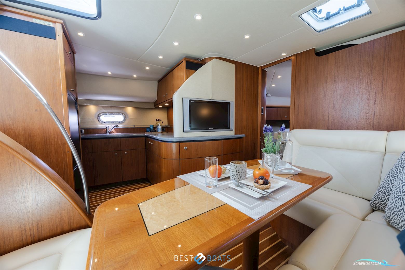 Tiara Yachts 4300 Sovran