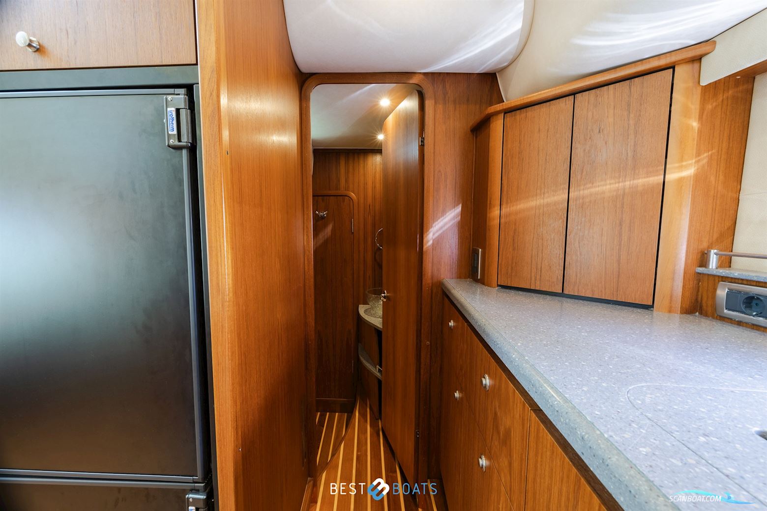 Tiara Yachts 4300 Sovran