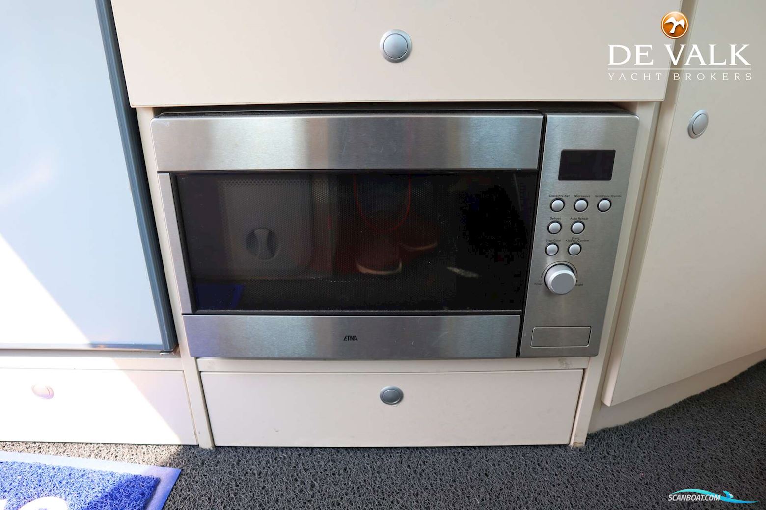 Tinn-silver 600 Cabin