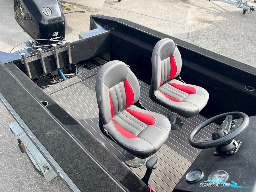 Tracker Magna 17