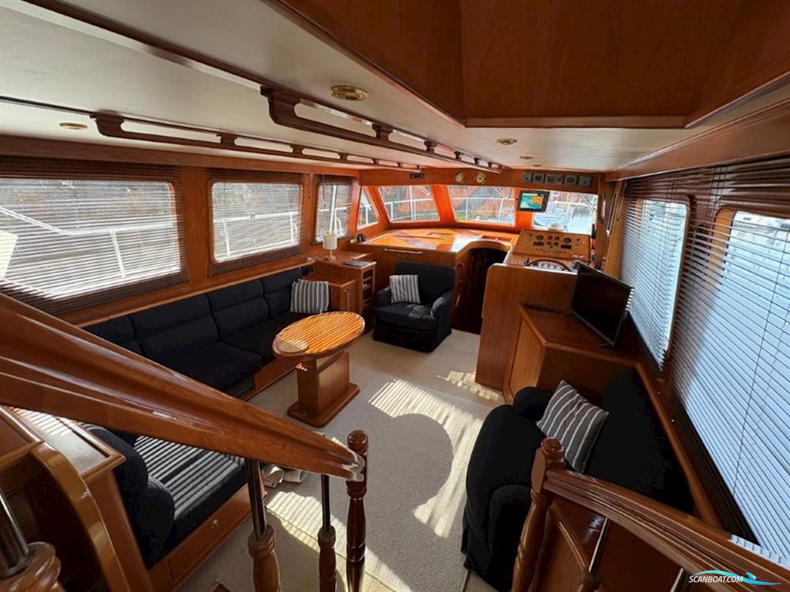 Trader  535 Signature