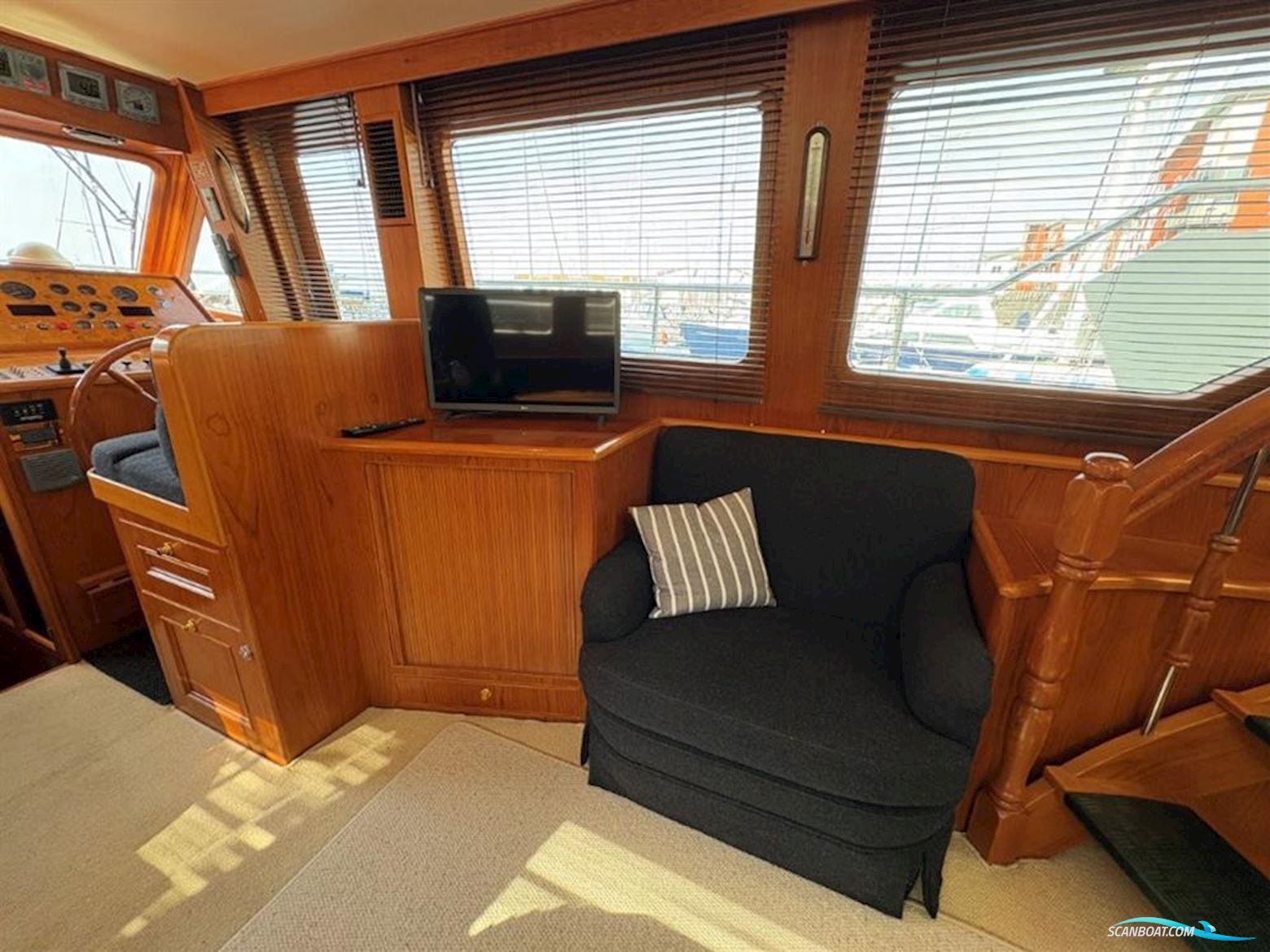 Trader  535 Signature