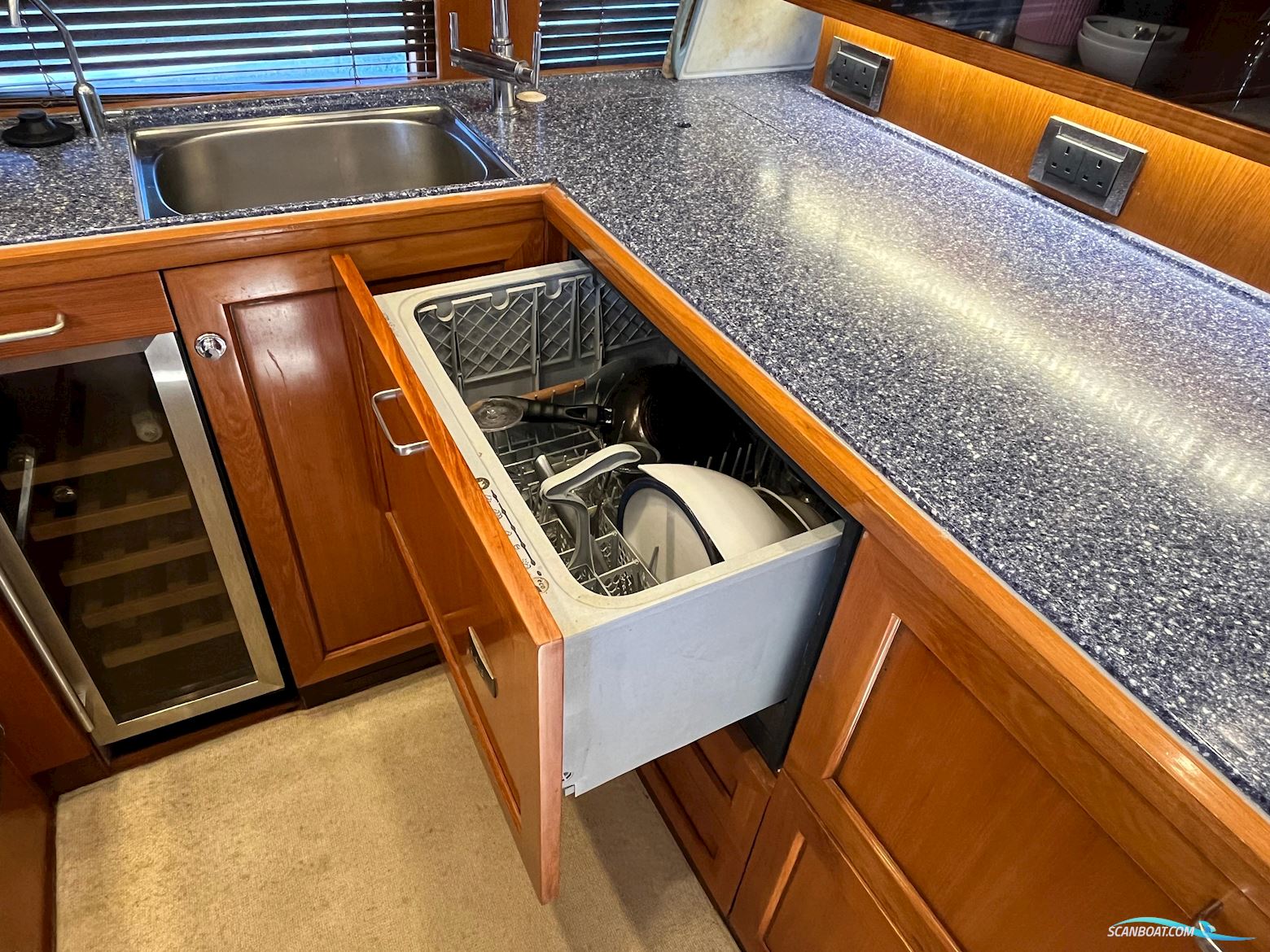 Trader 64 Sunliner