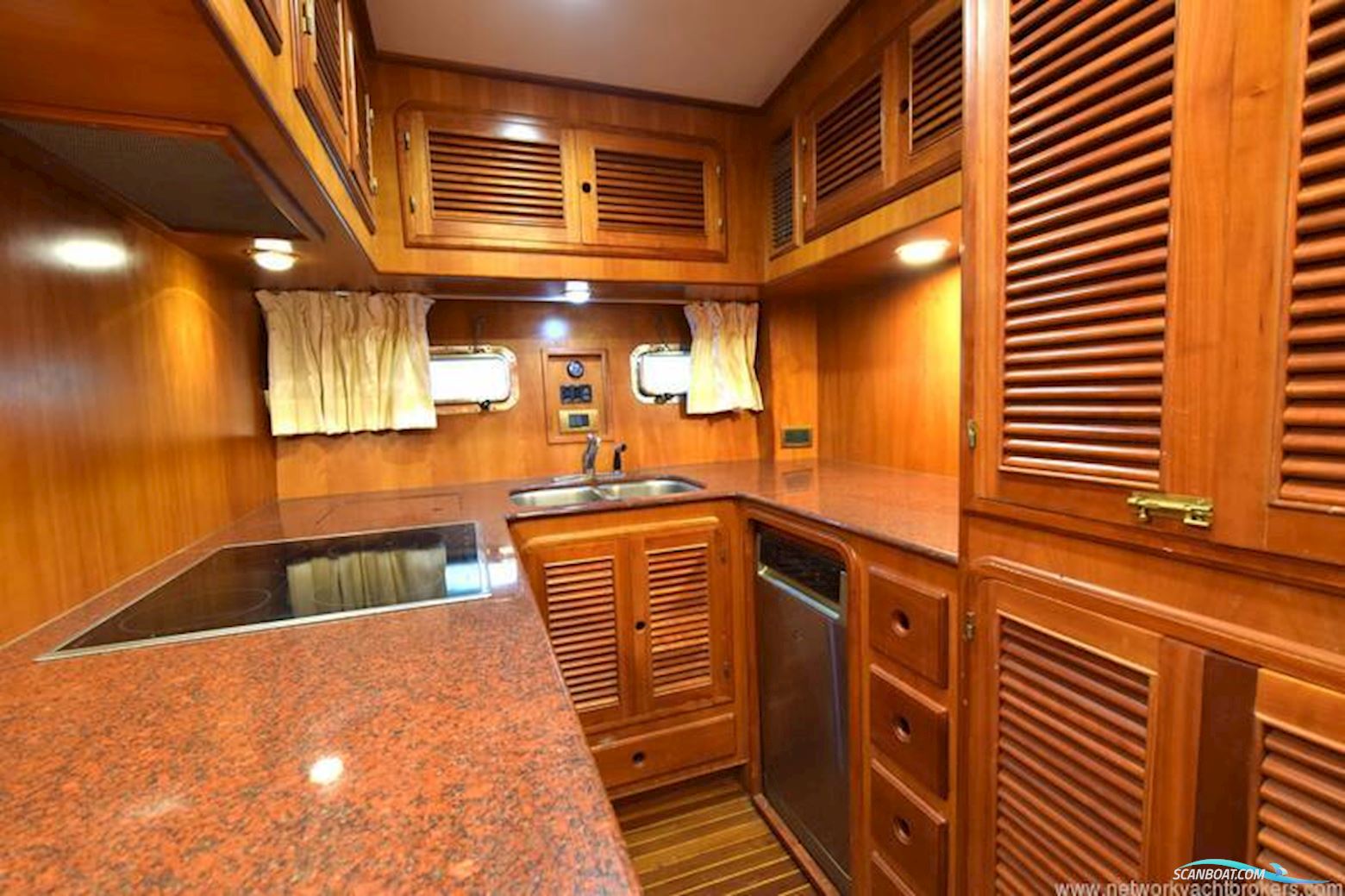 Trader Sunliner 625