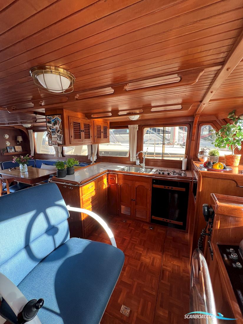 Trawler Sedan 41 Europe