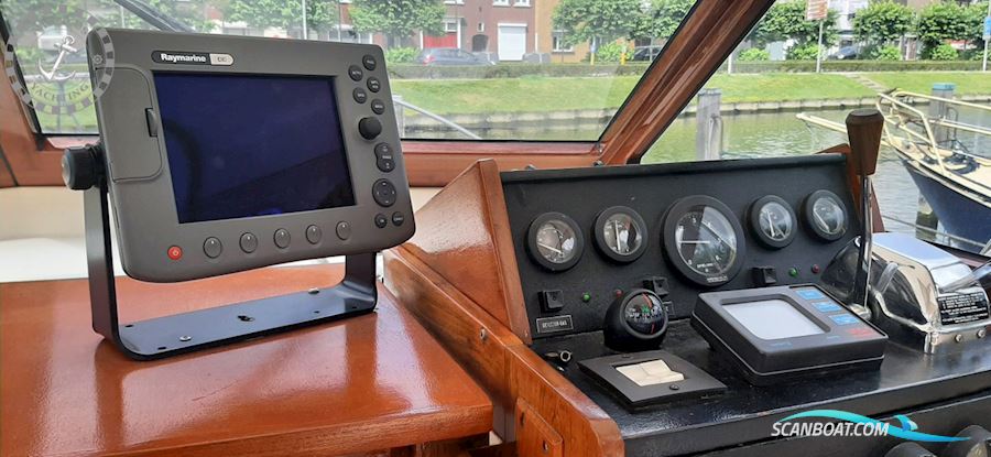 Trojan Yacht 25 Express