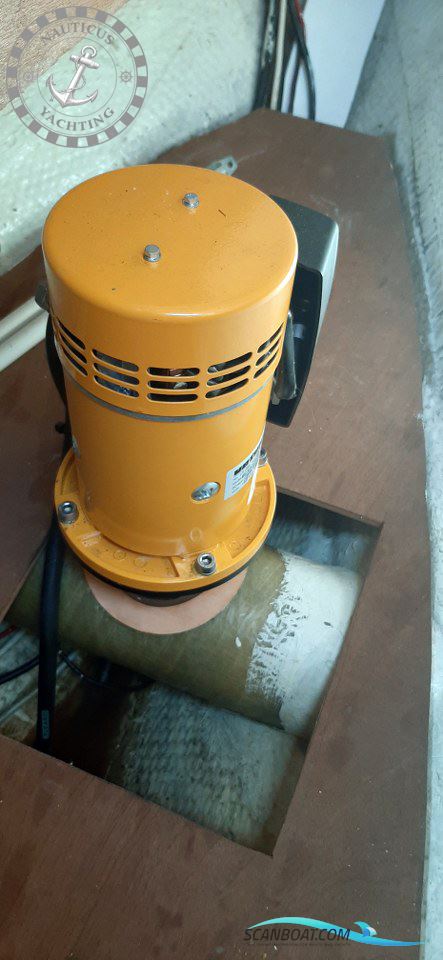 Trojan Yacht 25 Express