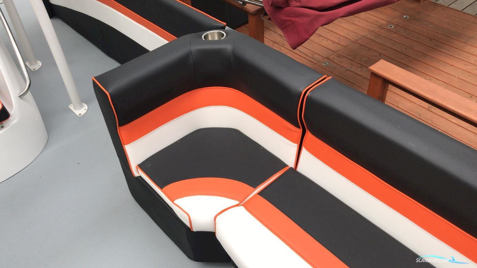 T.top Funcruiser 8.2 Verado 300 Pontoonboot