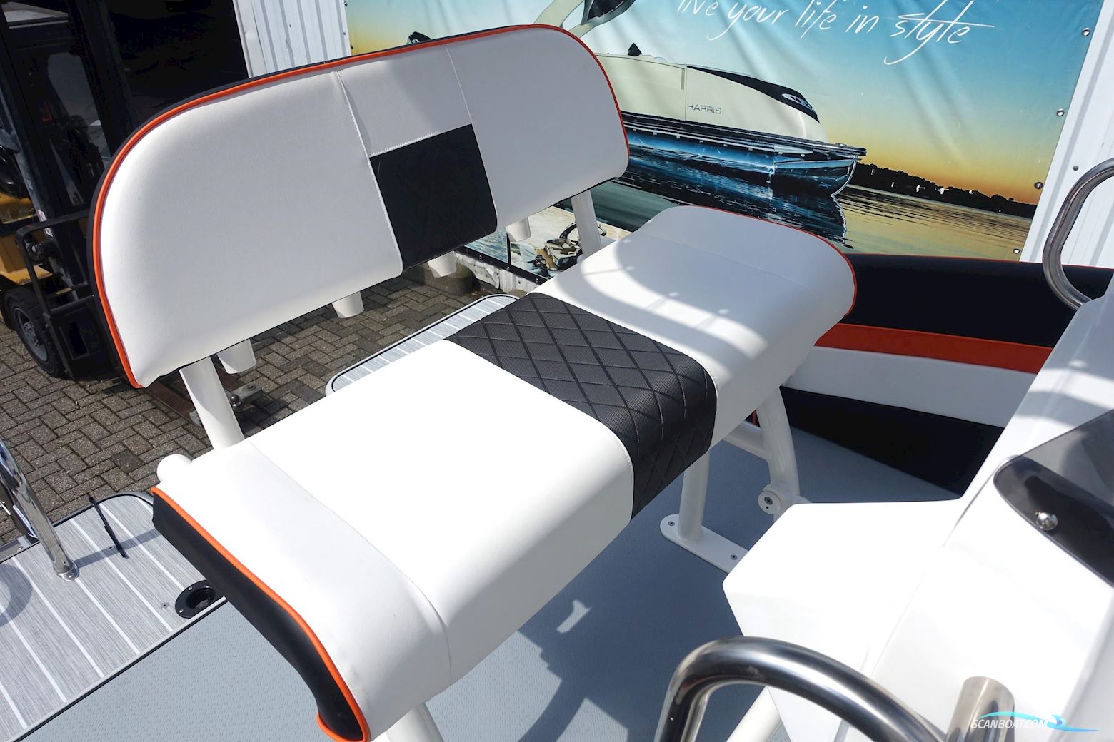 T.Top Funcruiser 8.2 Verado 300 Pontoonboot