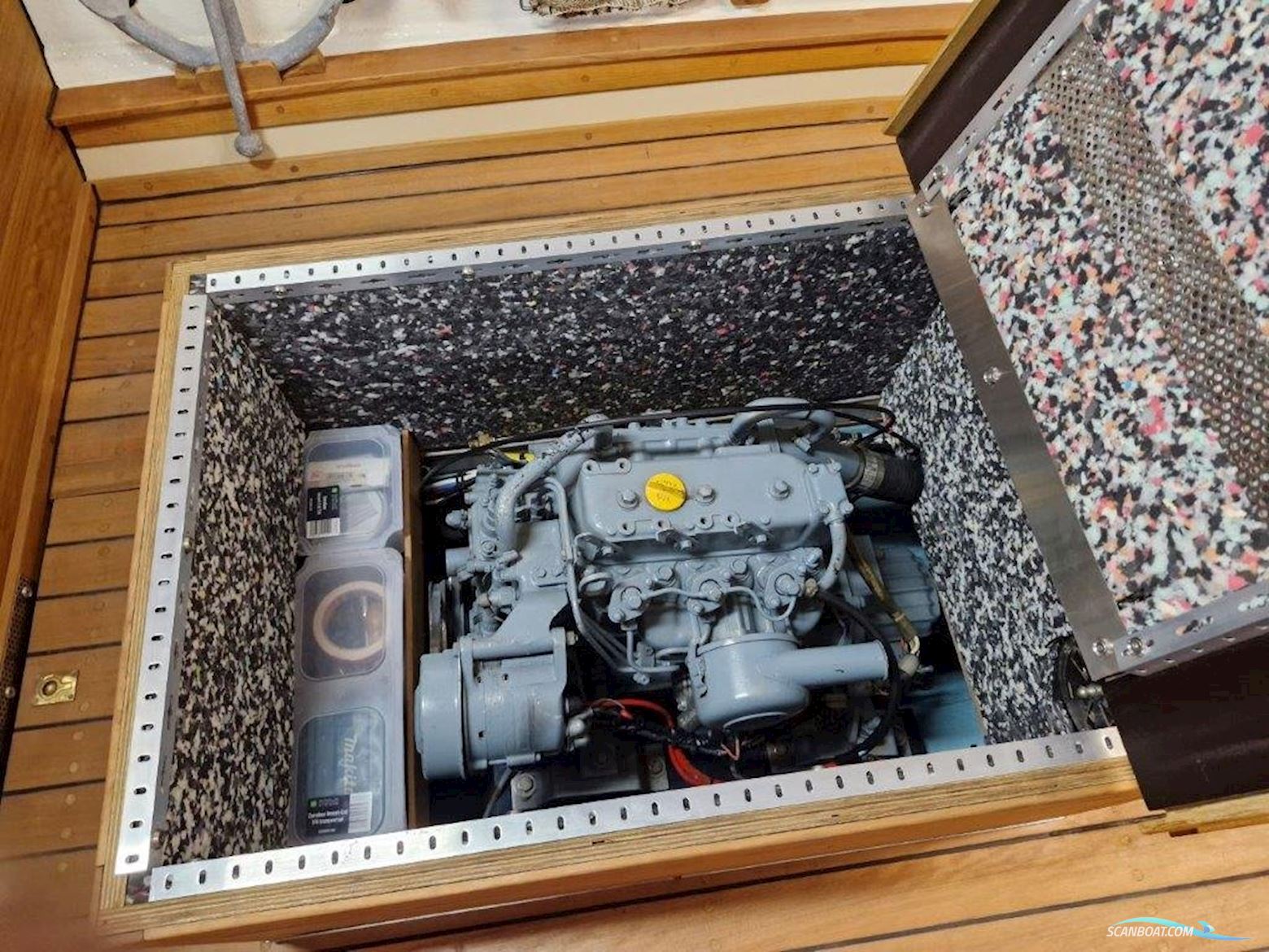 Tucker Boot Tucker Boat