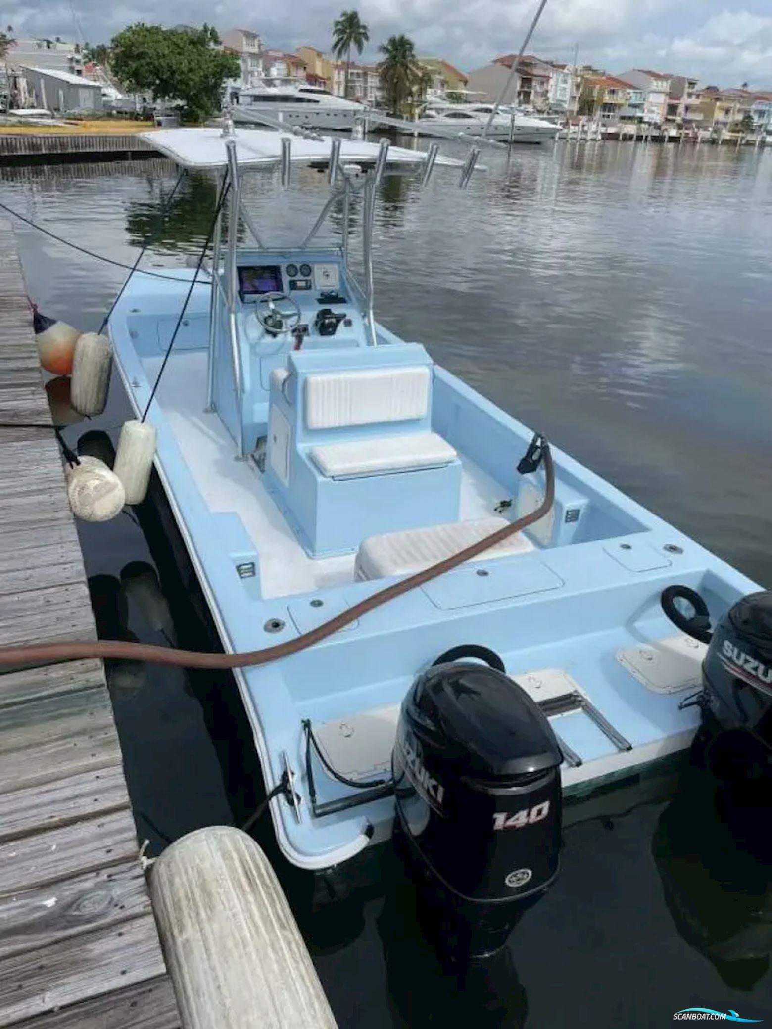 Twin Vee 26 Blue Fin Motorboat 2001, with Suzuki engine, USA