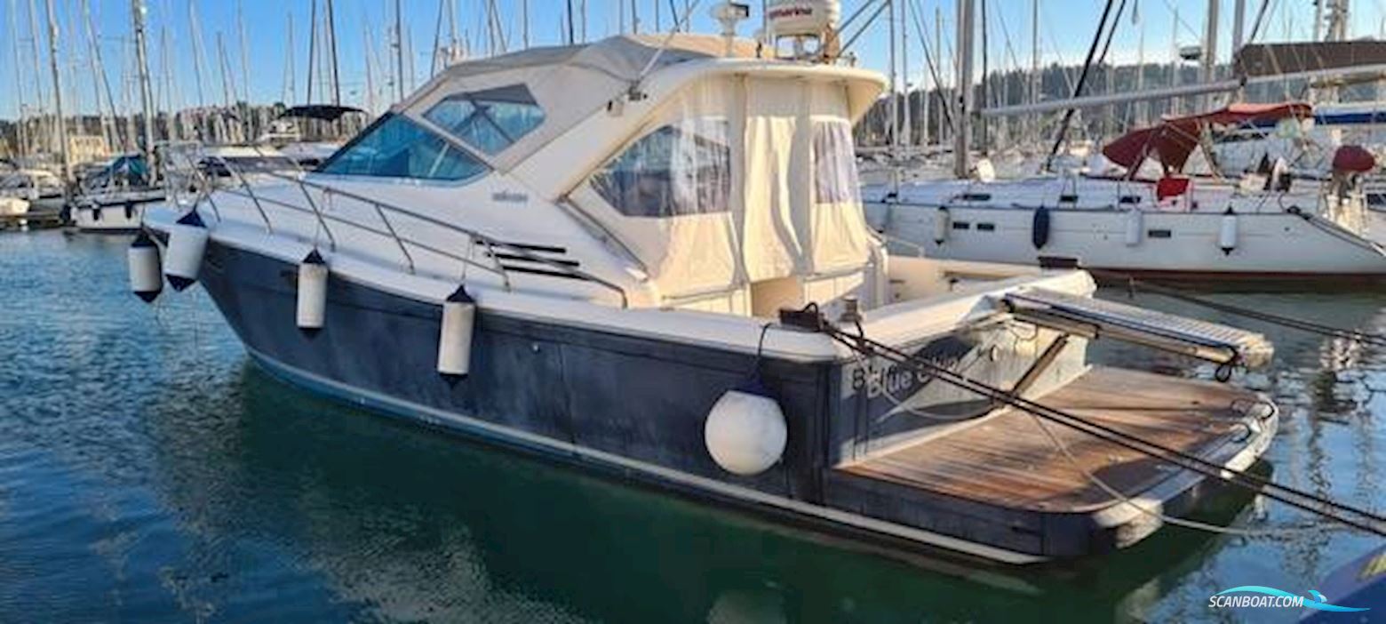 Uniesse 42 Motorboat 2006, with Cummins Qsc 8.3 engine, Greece