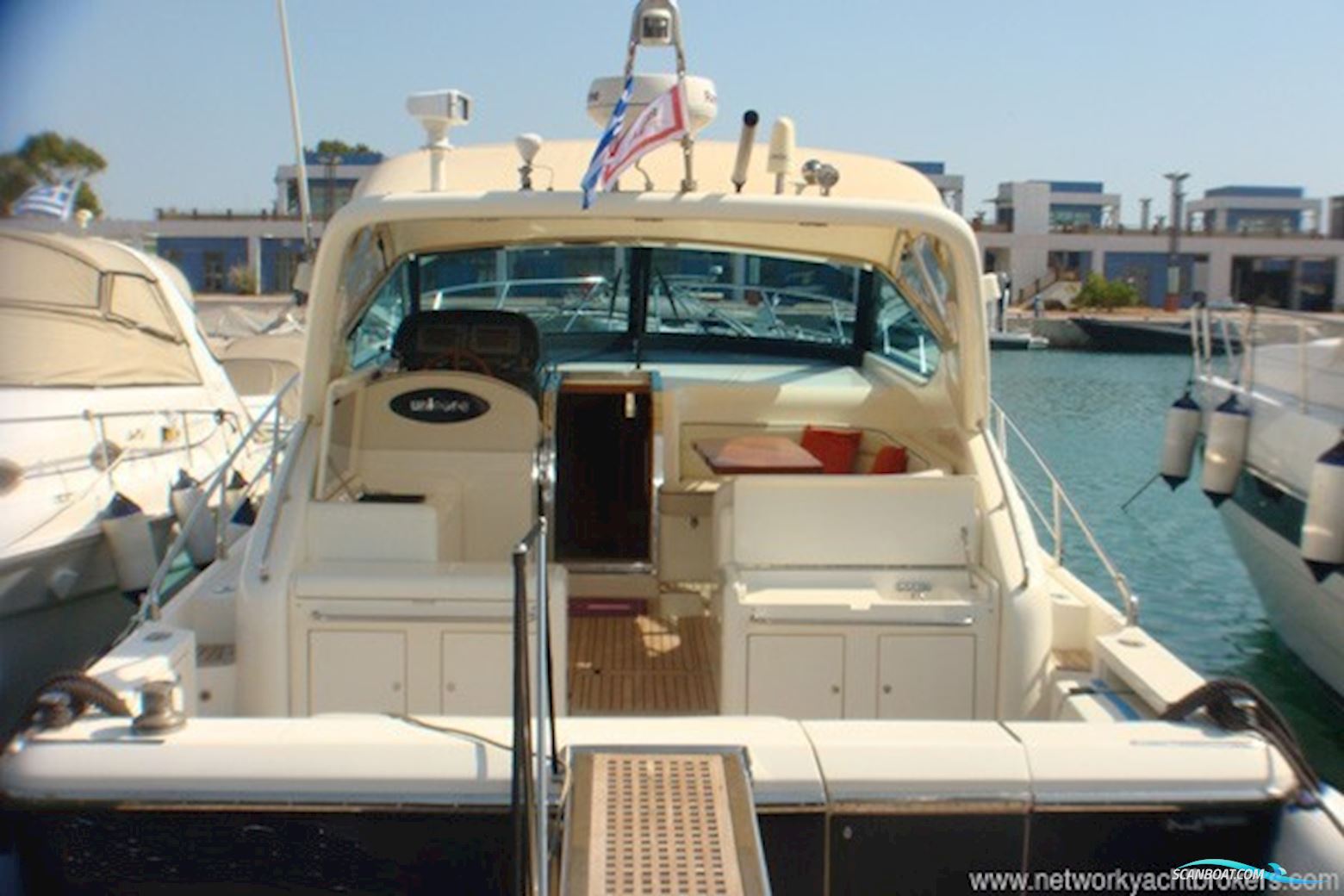 Uniesse 42