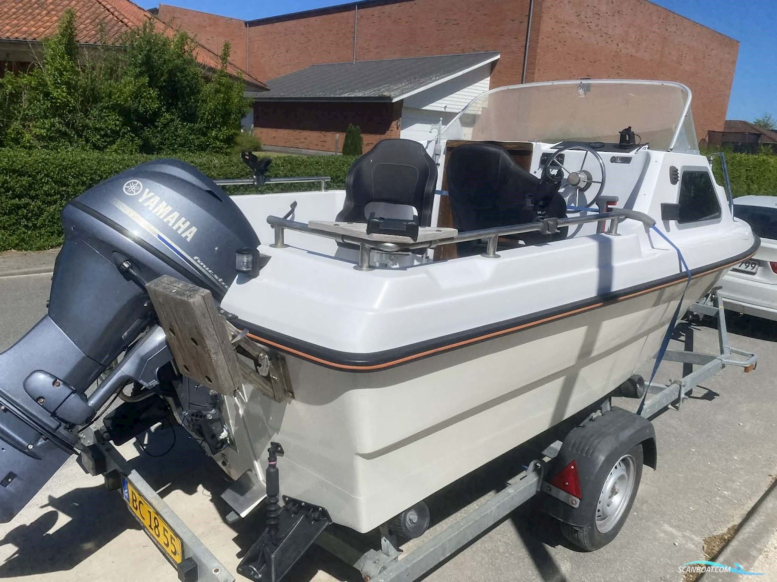 Uttern 4450C Kabinebåd Med Yamaha F30