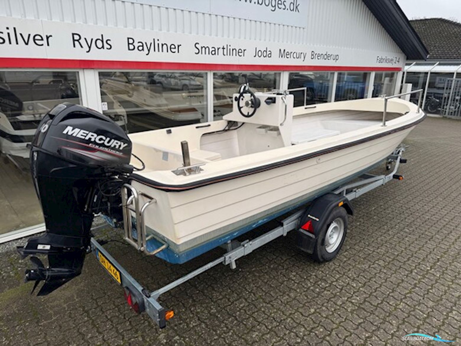 Uttern 560Ø med 40 hk Mercury-EFI 4 takt