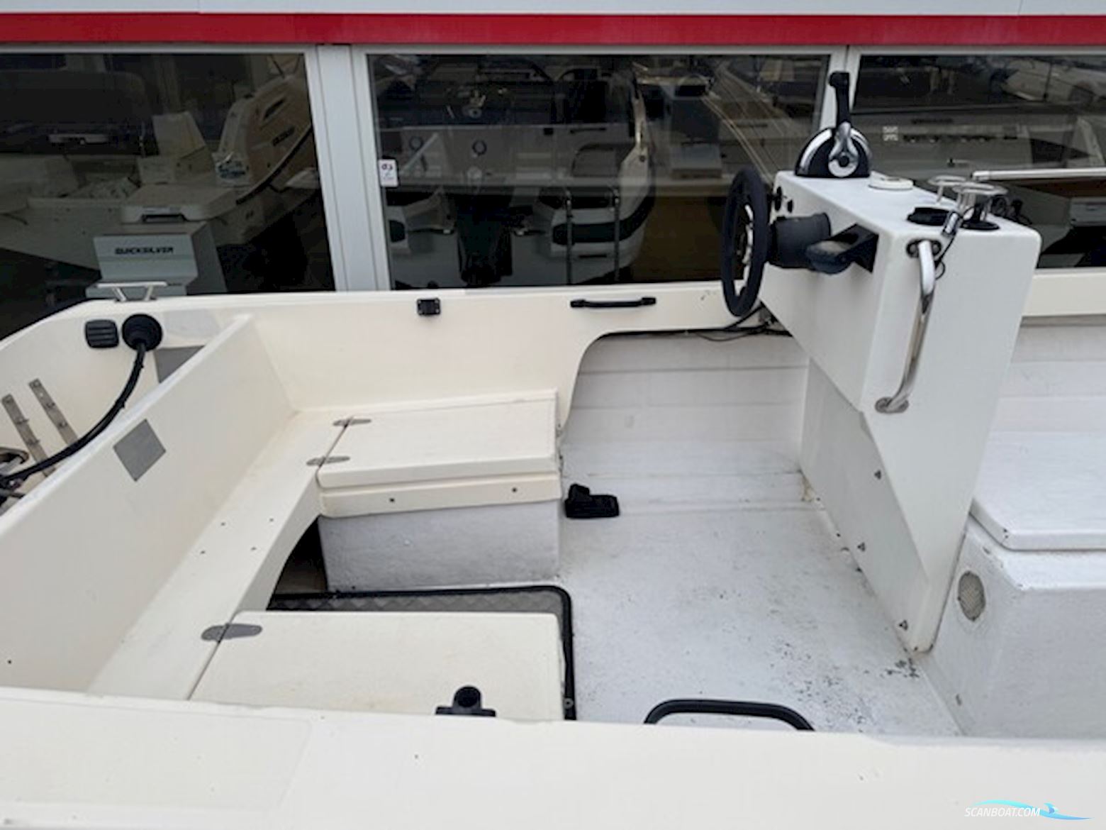 Uttern 560Ø med 40 hk Mercury-EFI 4 takt