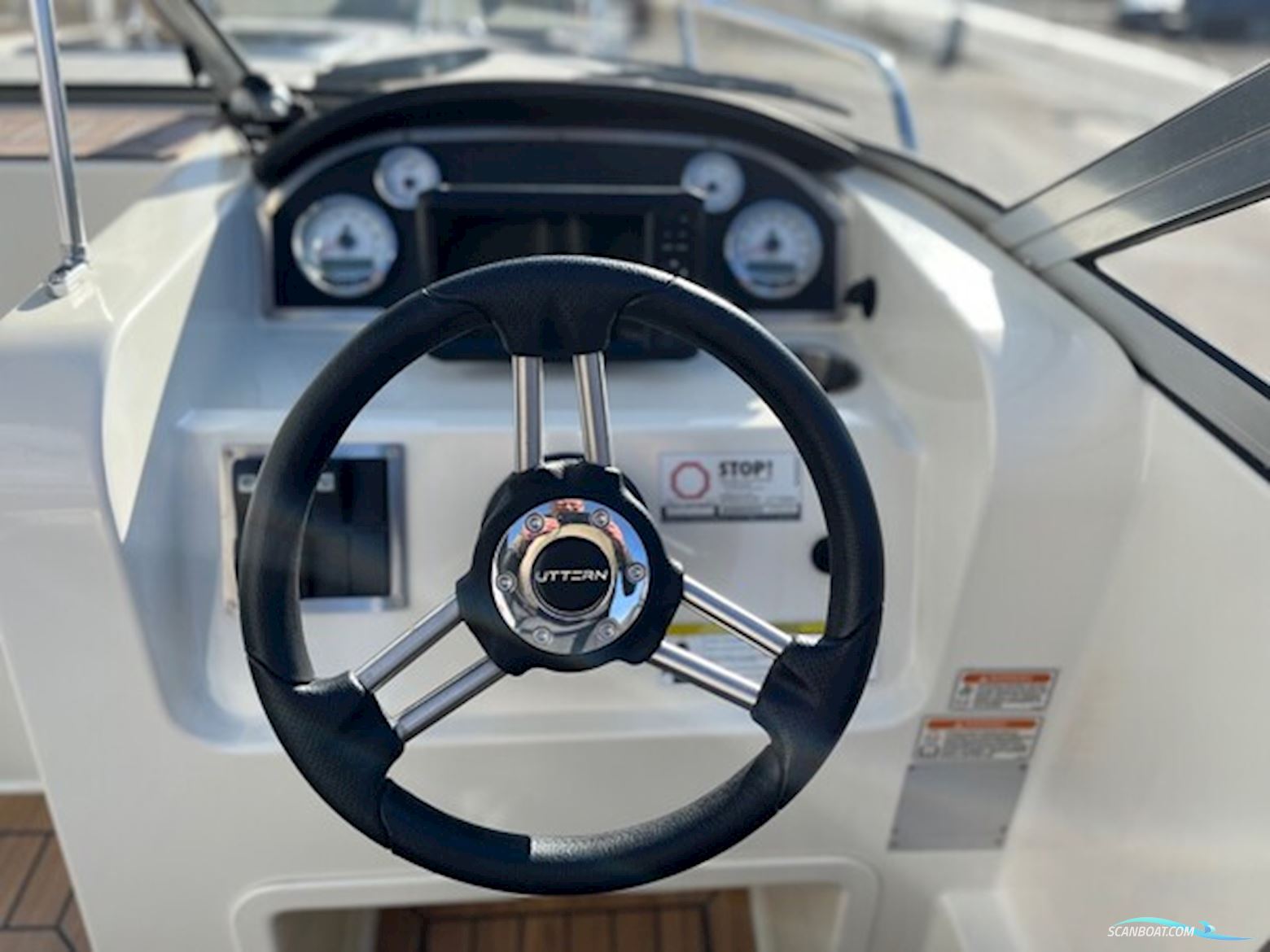 Uttern D62 Med F115 Mercury-Efi 4 Takt og Buggi Bådtrailer