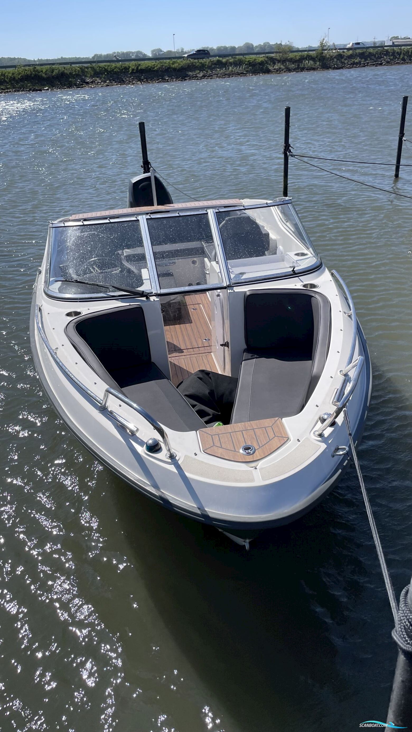 Uttern T62 Bowrider